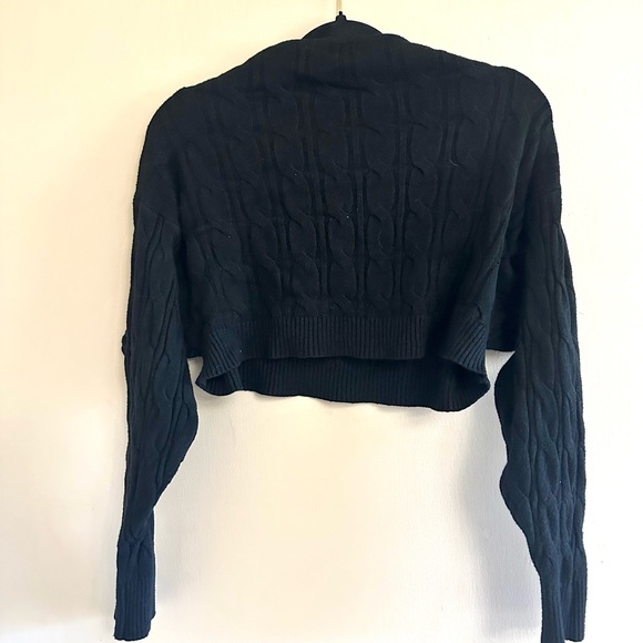 Black Cropped Cable Knit Sweater - Picture 2 of 3
